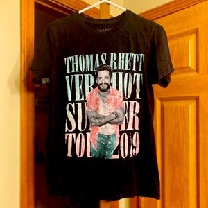 Thimas Rhett 2019 Very Hot Summer Tour Tshirt